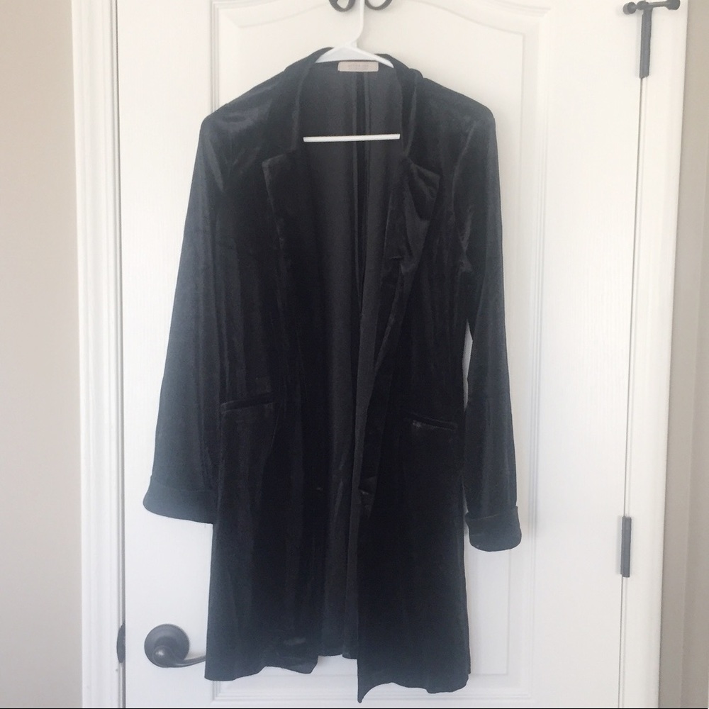 ACTIVE USA black velour blazer